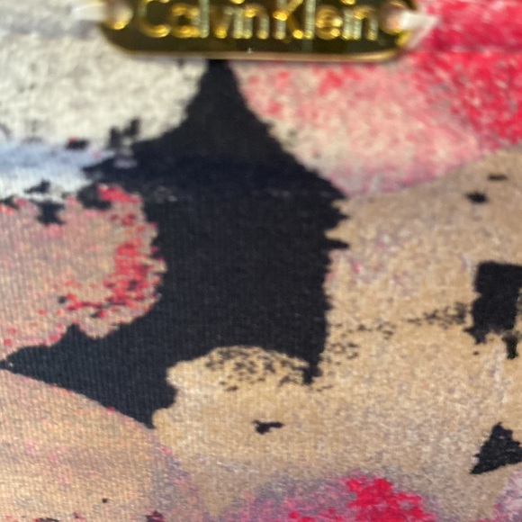 Calvin Klein Swim Top. Size Medium. NWT - Picture 9 of 13